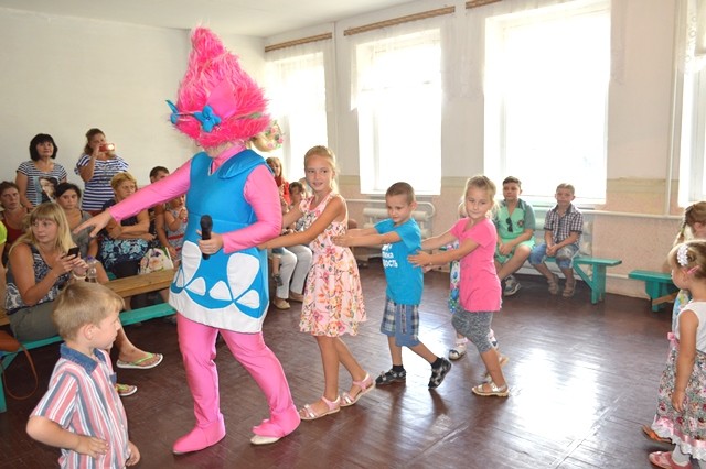 Порядка 50 детей из прифронтовых районов приняли участие в развлекательном мероприятии