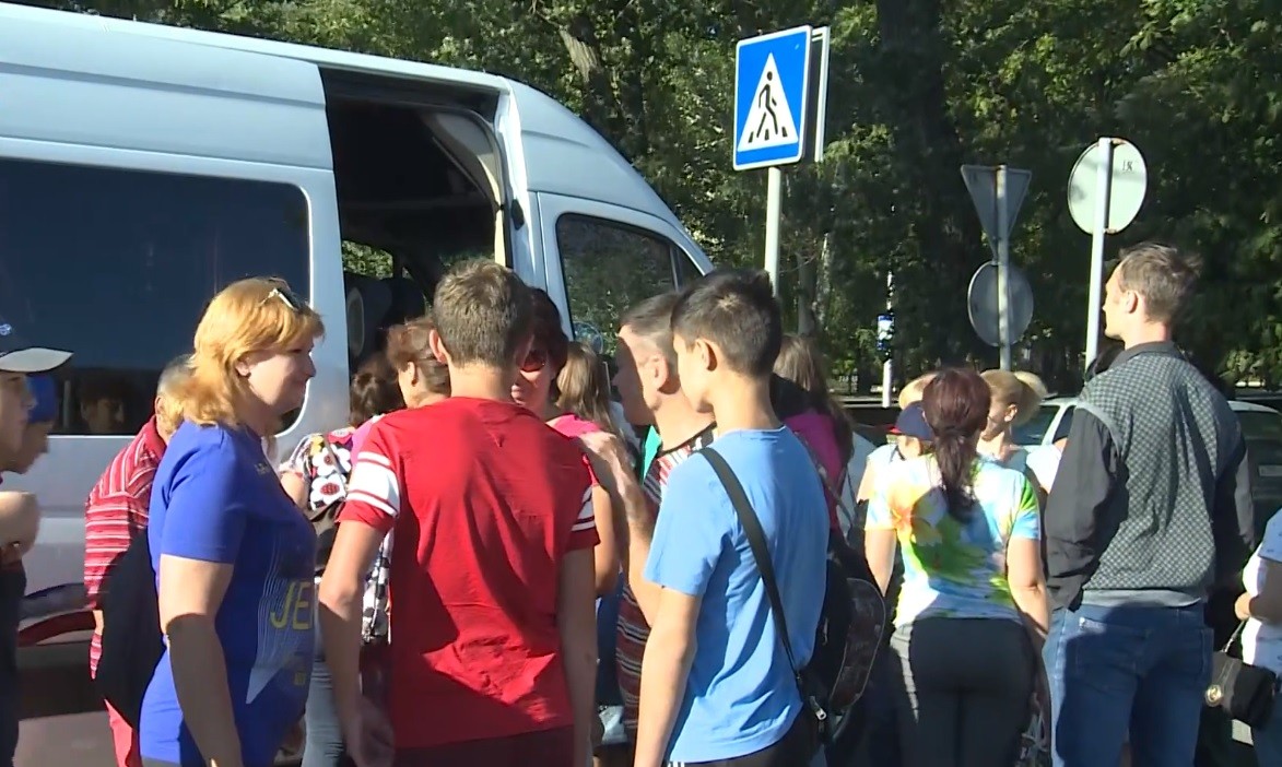 Дети погибших военнослужащих выехали на оздоровление в Ростовскую область