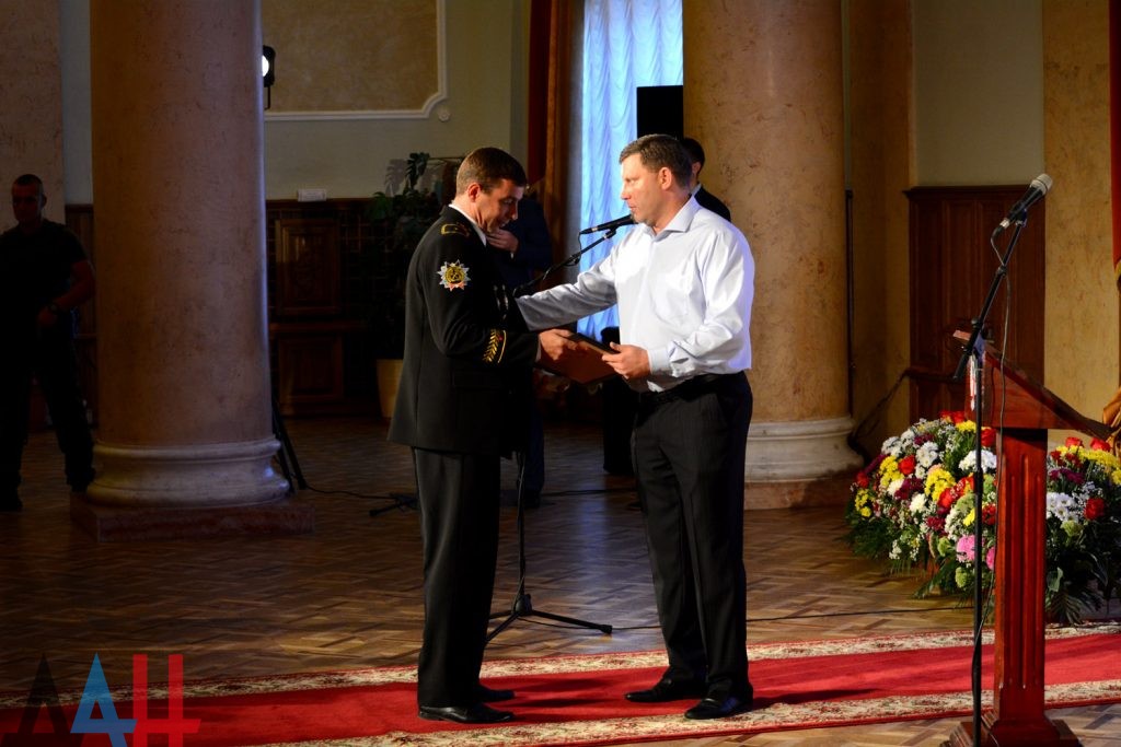 Глава ДНР Александр Захарченко наградил горняков Республики