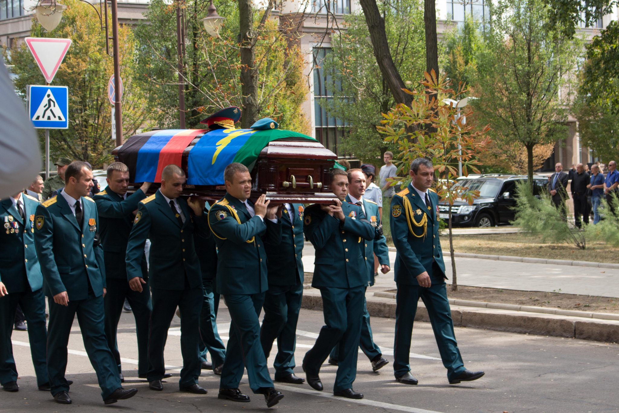 Александр Захарченко с воинскими почестями похоронен в столице Республики