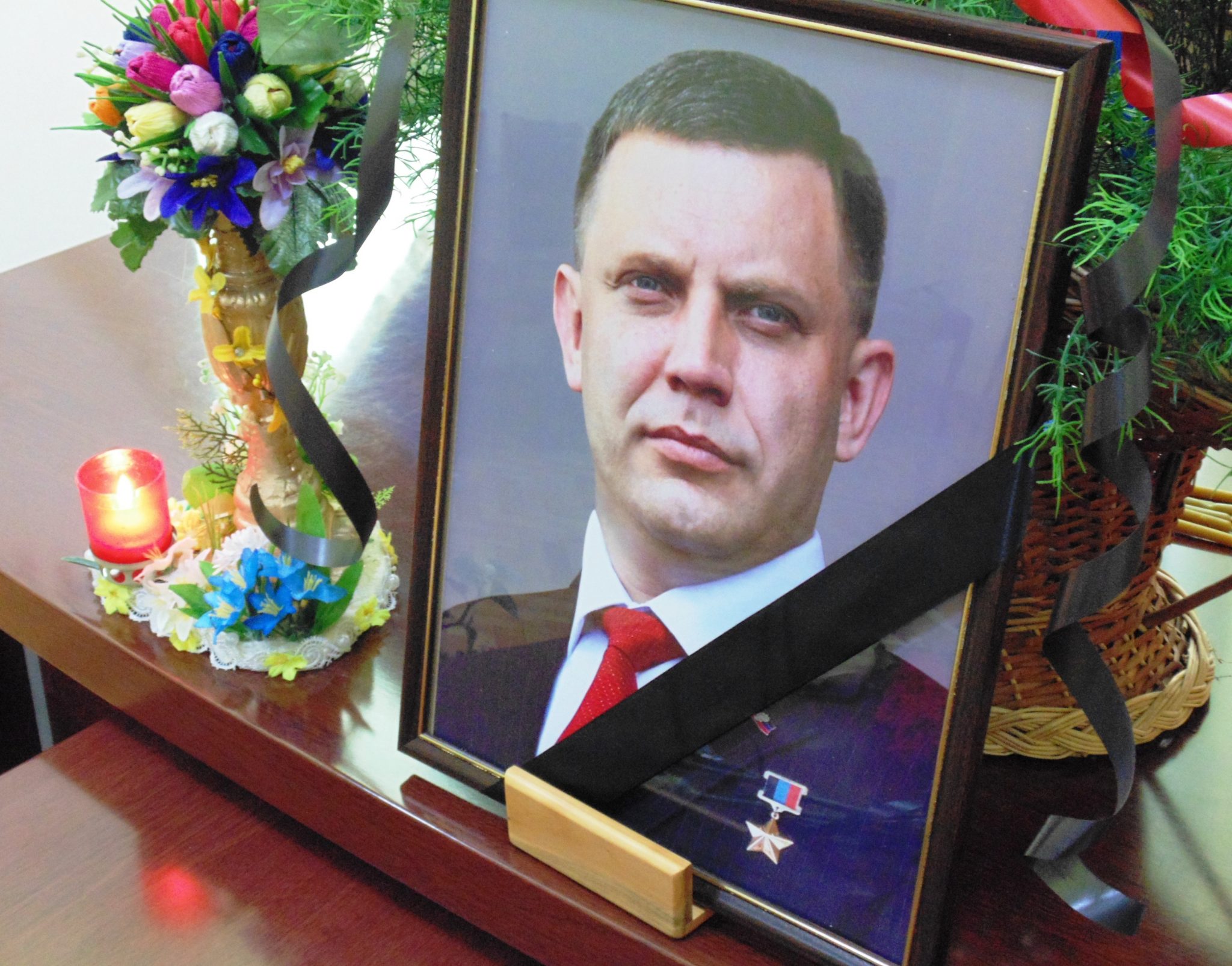 Местные отделения ОД «ДР» организовали мемориалы погибшему Главе Республики Александру Захарченко