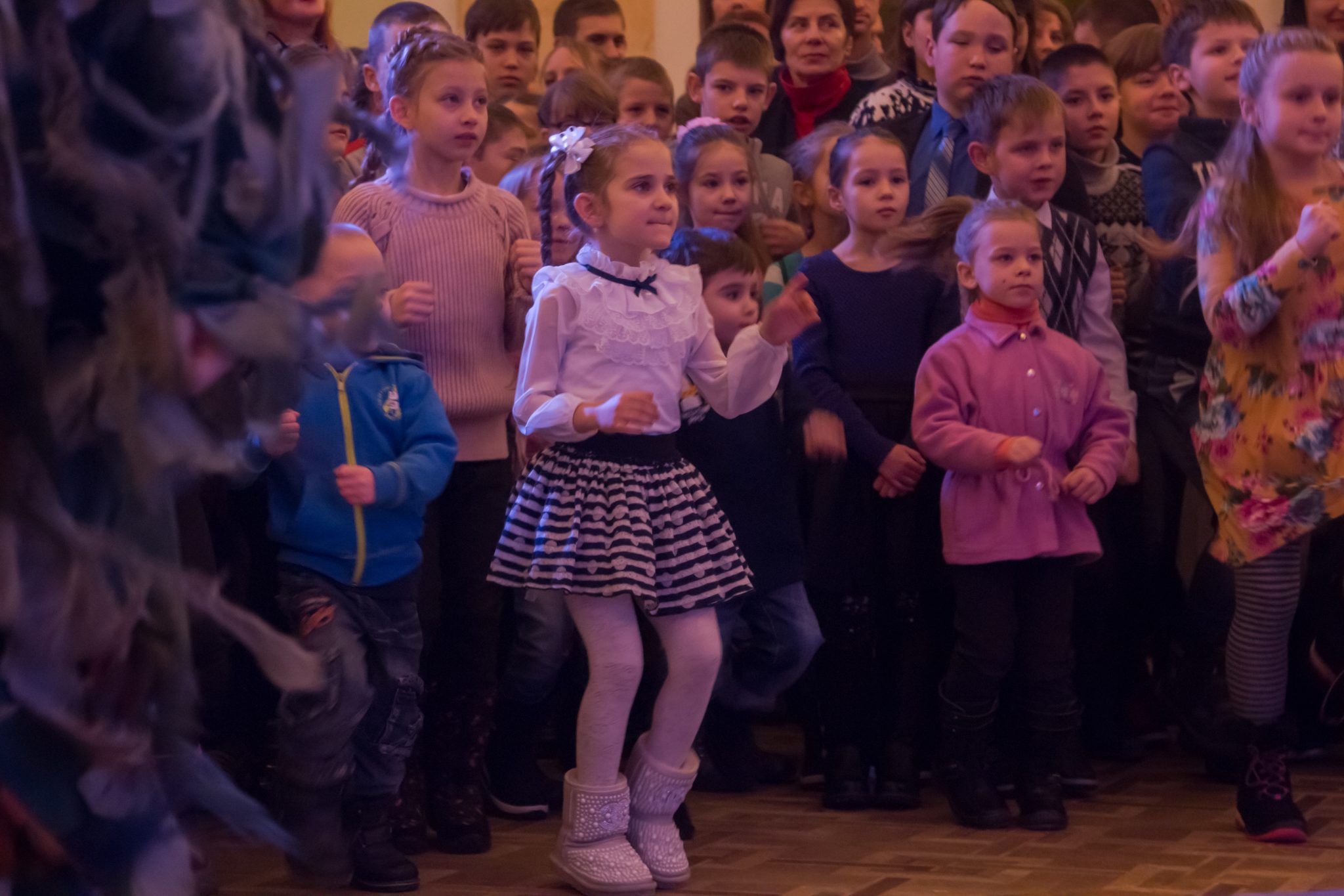 Более 200 детей посетили спектакль «Красная Шапочка» в Донецкой муздраме