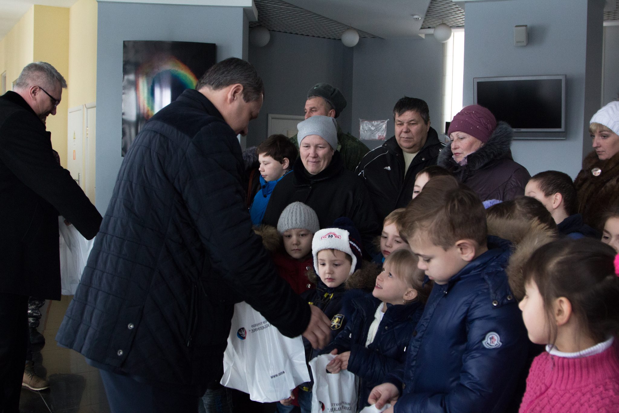 Представители ОД «ДР» организовали для детей погибших военнослужащих посещение Донецкого планетария