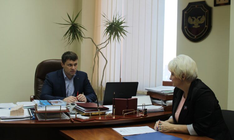 В Минстрое обсудили восстановление поврежденных жилых домов и инфраструктуры в Куйбышевском районе столицы