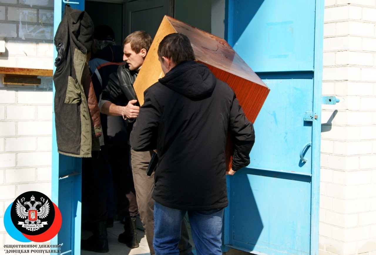 В рамках акции «Всем миром», реализуемой ОД «ДР», многодетной семье Ратайчук из Горловки была оказана помощь в виде мебели 