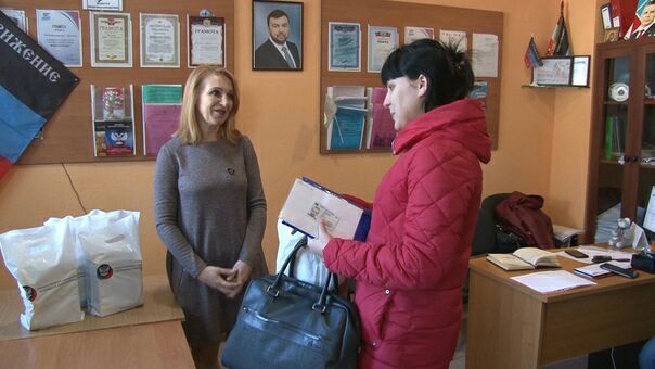 Семьи из прифронтового Докучаевска благодаря помощи неравнодушных граждан получили детское питание