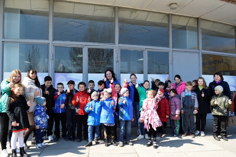 Дети из трех прифронтовых поселков Горловки посетили столичный цирк «Космос»