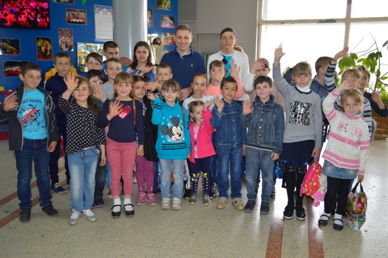 Еще 30 детей из прифронтовых районов благодаря Общественному штабу посетили столичный цирк «Космос»