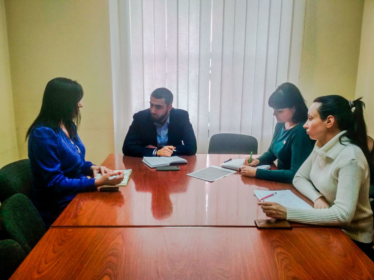 В Центральном исполкоме ОД «ДР» обсудили вопросы, поступающие в общественную приемную Председателя ОД «ДР» в Ждановке
