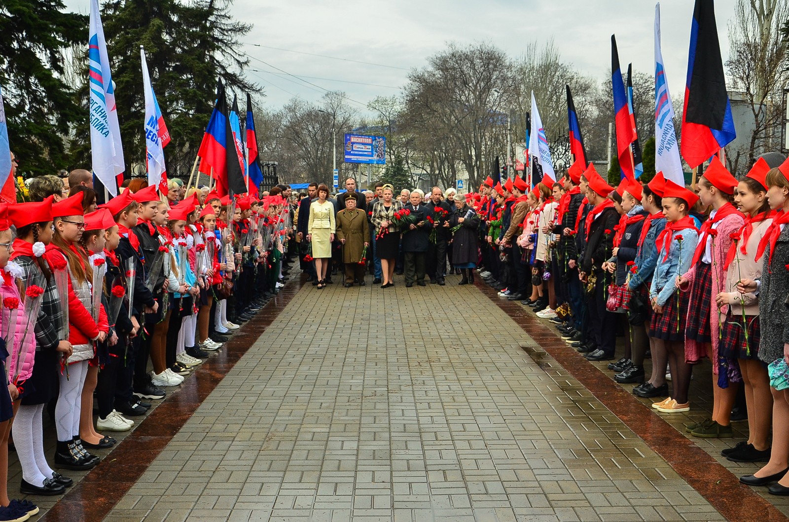 В Донецке состоялся митинг, посвященный Международному Дню освобождения узников нацистских концлагерей