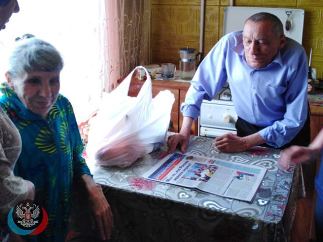 В Советском районе Макеевки посетили на дому жителей с ограниченными возможностями здоровья
