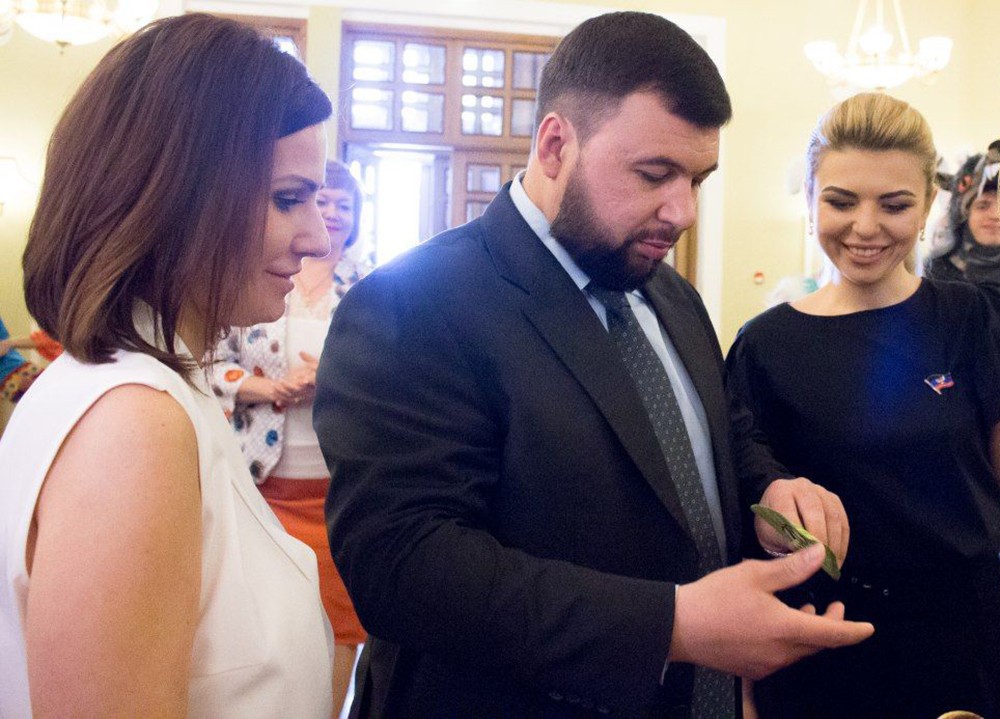 Глава ДНР Денис Пушилин принял участие в акции «Дерево желаний»