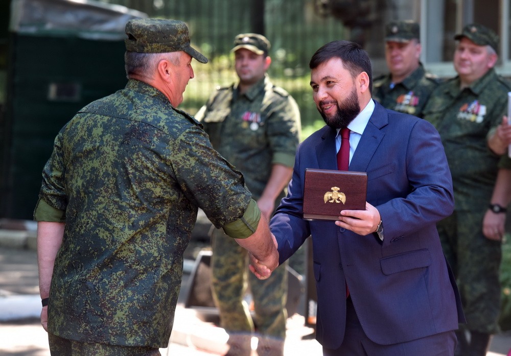 Глава ДНР Денис Пушилин вручил государственные награды 38 военнослужащим