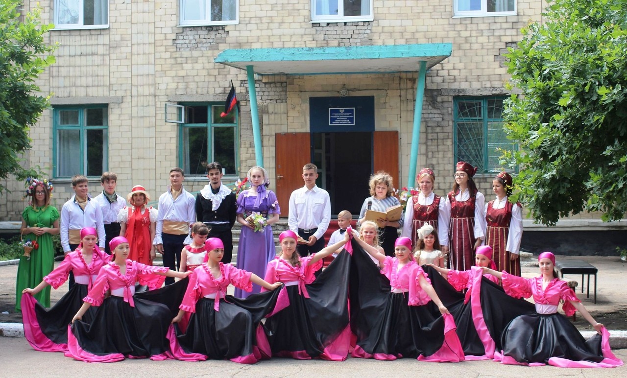 Воспитанники «Шахтерской школы искусств» приняли участие в тематическом выступлении ко Дню русского языка
