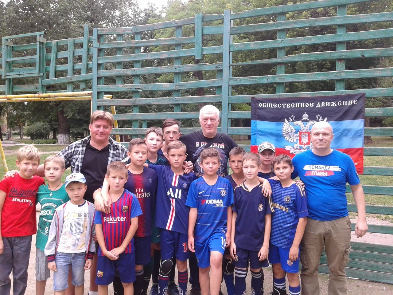 «Чемпион моего двора»: В Торезе прошли футбольные игры среди дворовых команд
