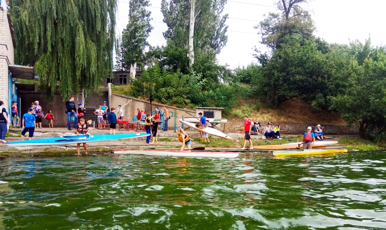 «Покровители водной глади»: В Зугрэсе прошли соревнования по гребле байдарках и каноэ