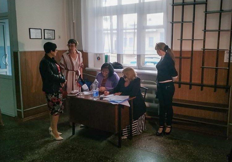 Специалисты «Правомобиля» и «Медмобиля» оказали бесплатную консультацию жителям Оленовки