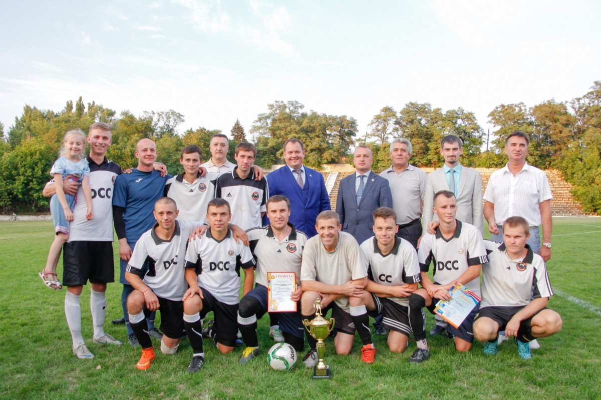 В Макеевке состоялось награждение участников Кубка по футболу памяти В.И. Кузяры