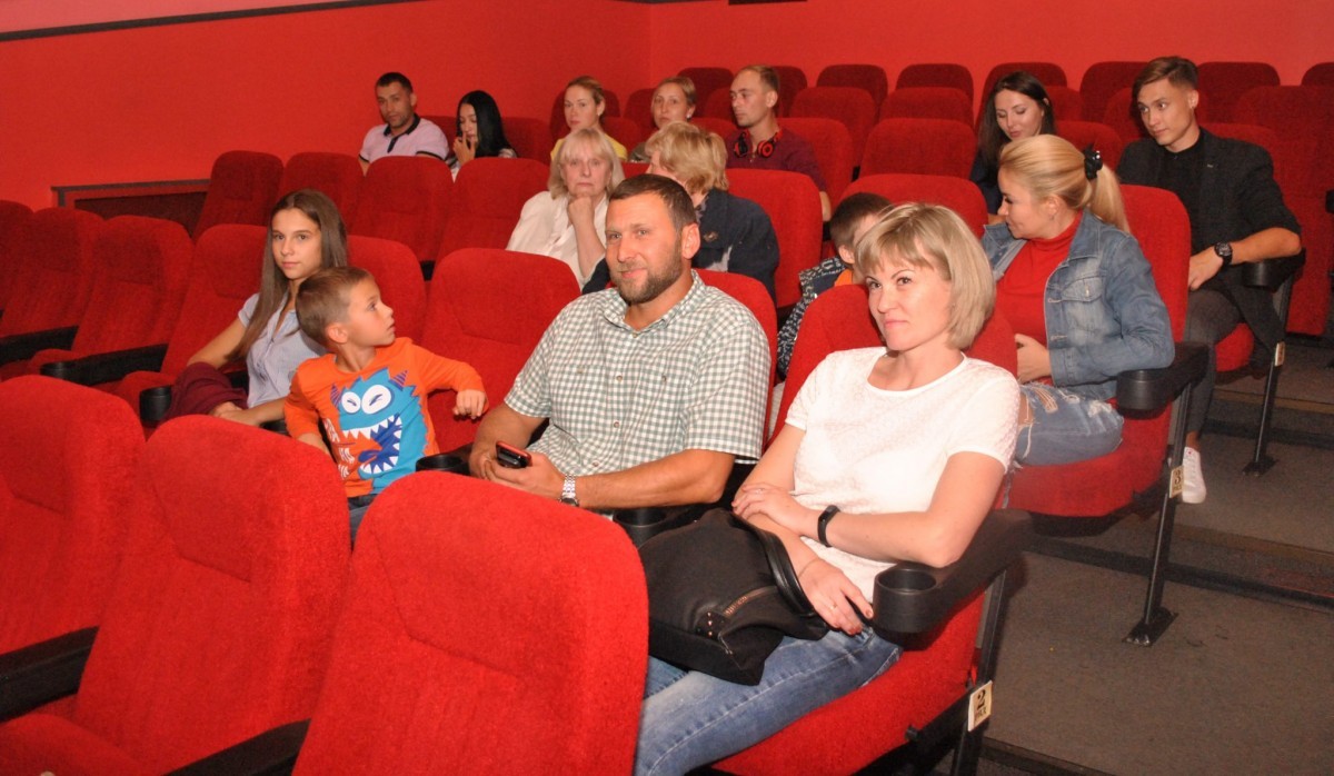 Семьи работников Донецкой железной дороги бесплатно посетили «Кинокульт»