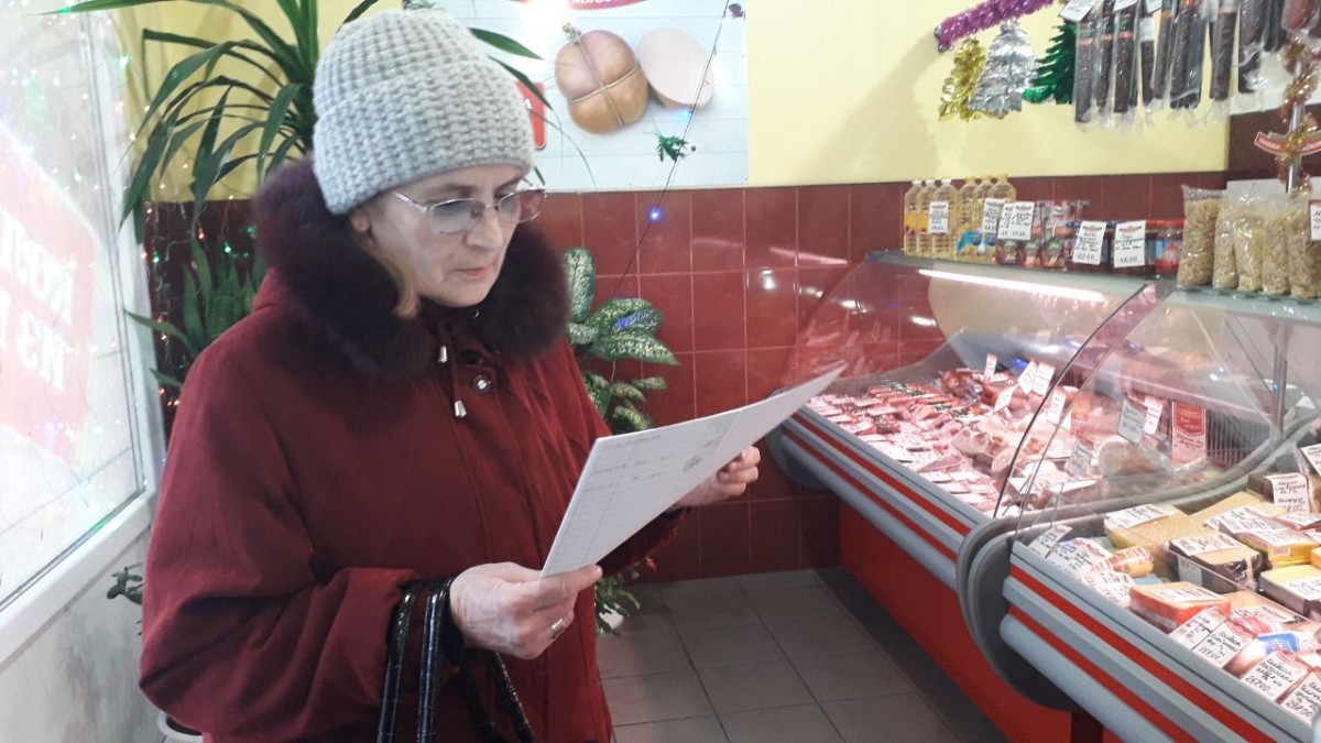 Активисты Народного контроля провели рейд по магазинам в городе Кировское