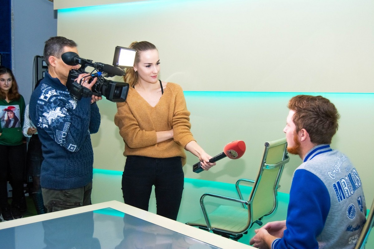 Талантливые дети из Иловайска посетили экскурсию на телеканале «Оплот»