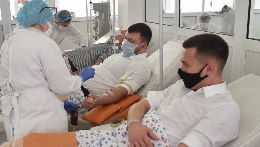 Глава ДНР Денис Пушилин принял участие в акции по сдаче крови