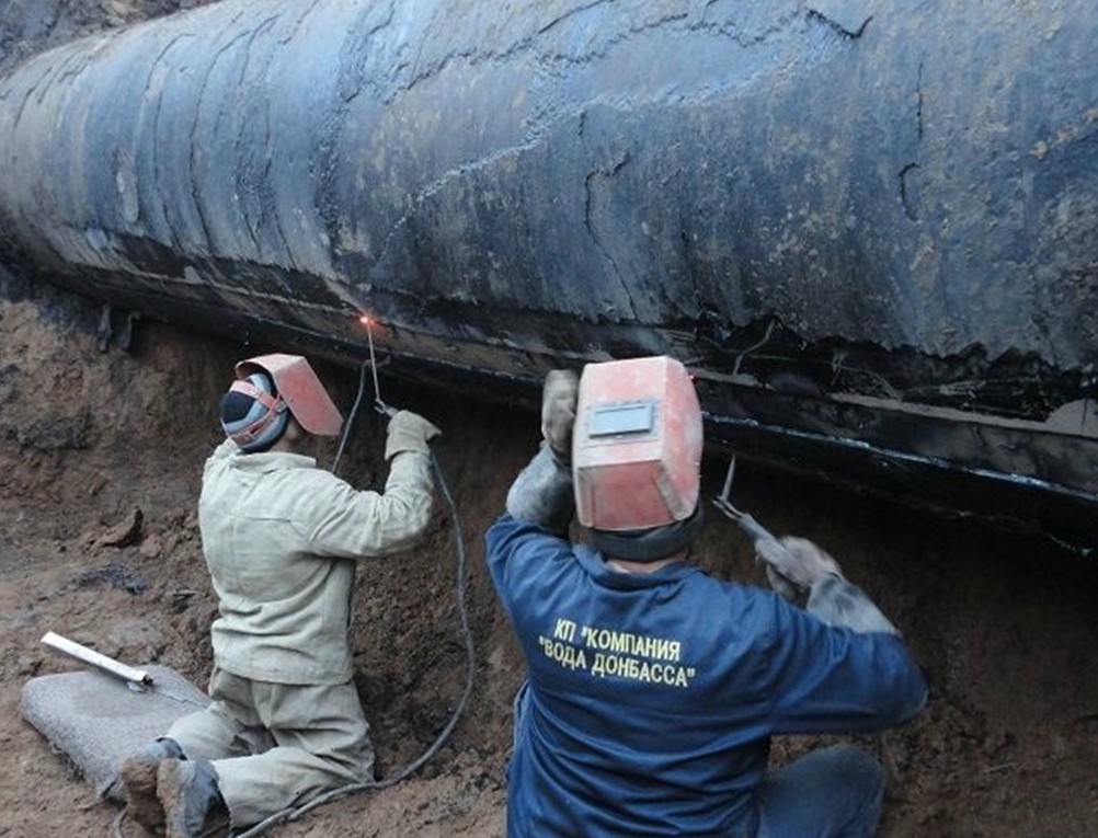 Специалисты приступили к ремонту поврежденных трубопроводов канала Северский Донец – Донбасс