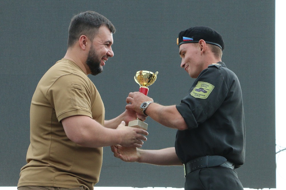 «Донецкий натиск»: Денис Пушилин посетил финал состязаний танковых экипажей на военном полигоне в Торезе