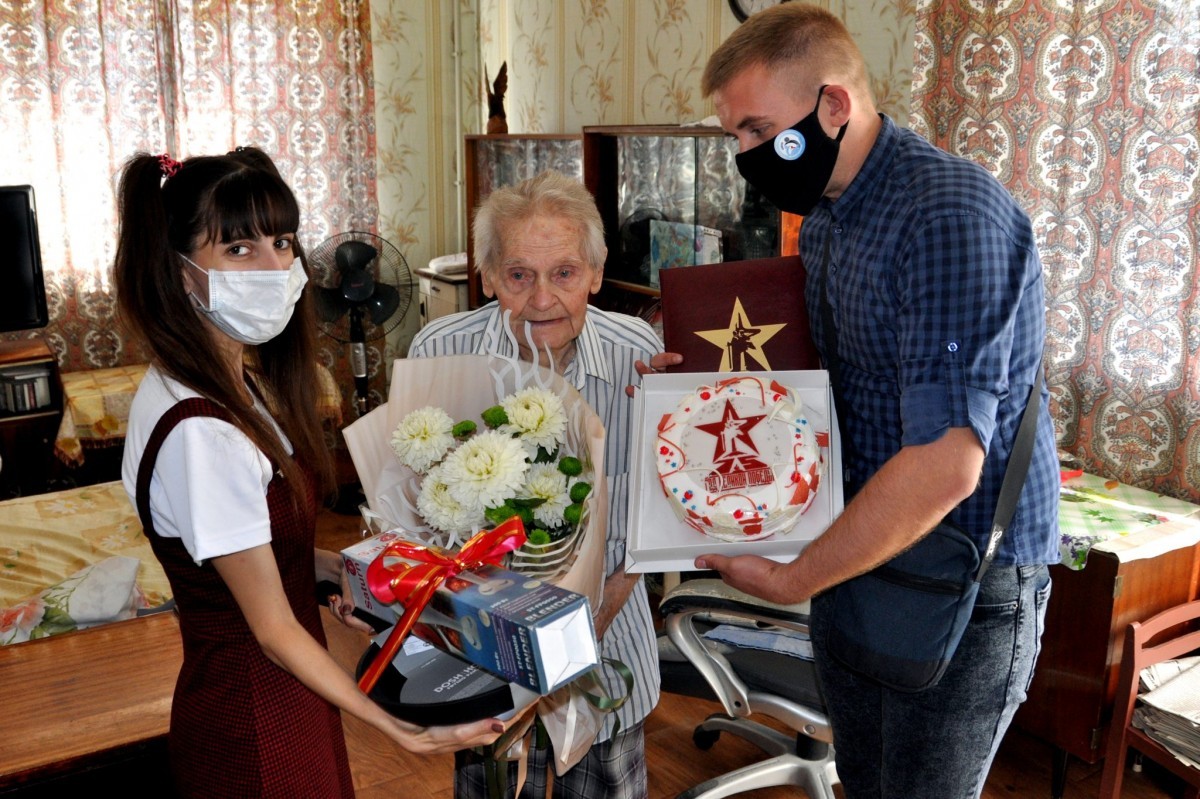 С заботой о ветеранах: в Донецке чествуют героев войны