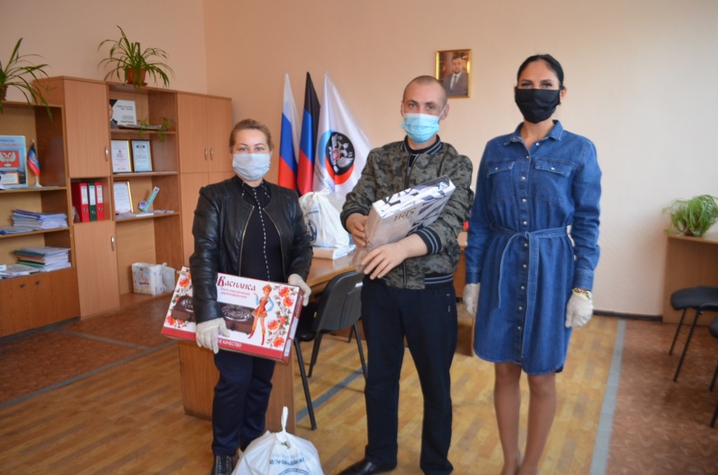 Общественники оказали помощь жителям Дебальцево