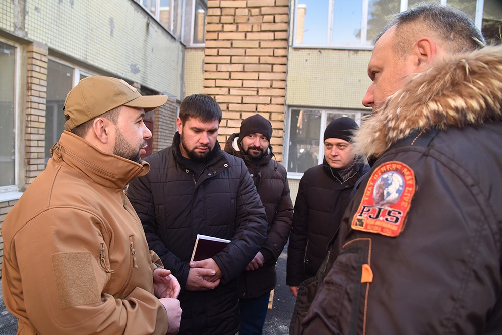 «Главное – это качество»: Денис Пушилин проинспектировал ремонтные работы на объектах соцсферы Донецка