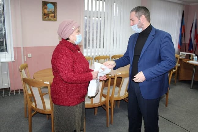 Жителям прифронтовых районов Республики доставили гуманитарную помощь