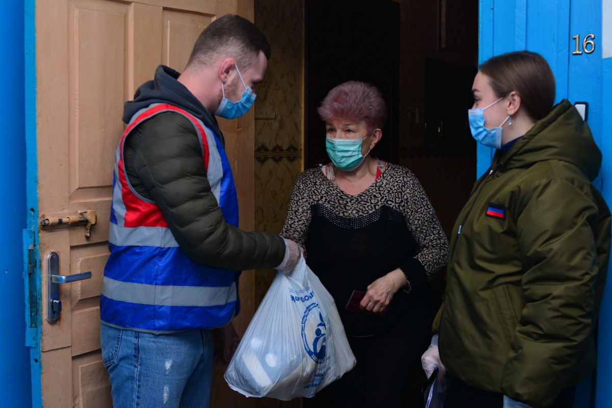 Жители Донецка, Макеевки и Горловки получили гуманитарную помощь от штаба ЗДОРОВОеДВИЖЕНИЕ