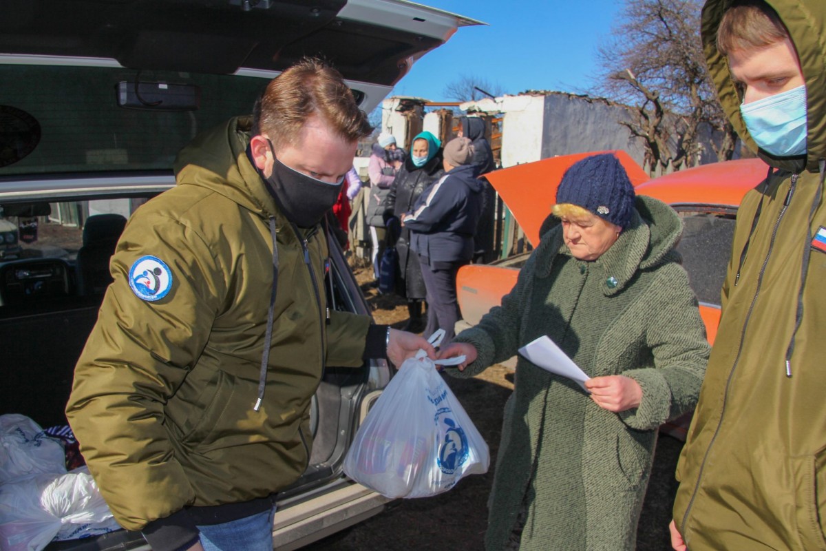 Жителям поселка Новый Свет, пострадавшим от пожара, доставили гуманитарную помощь