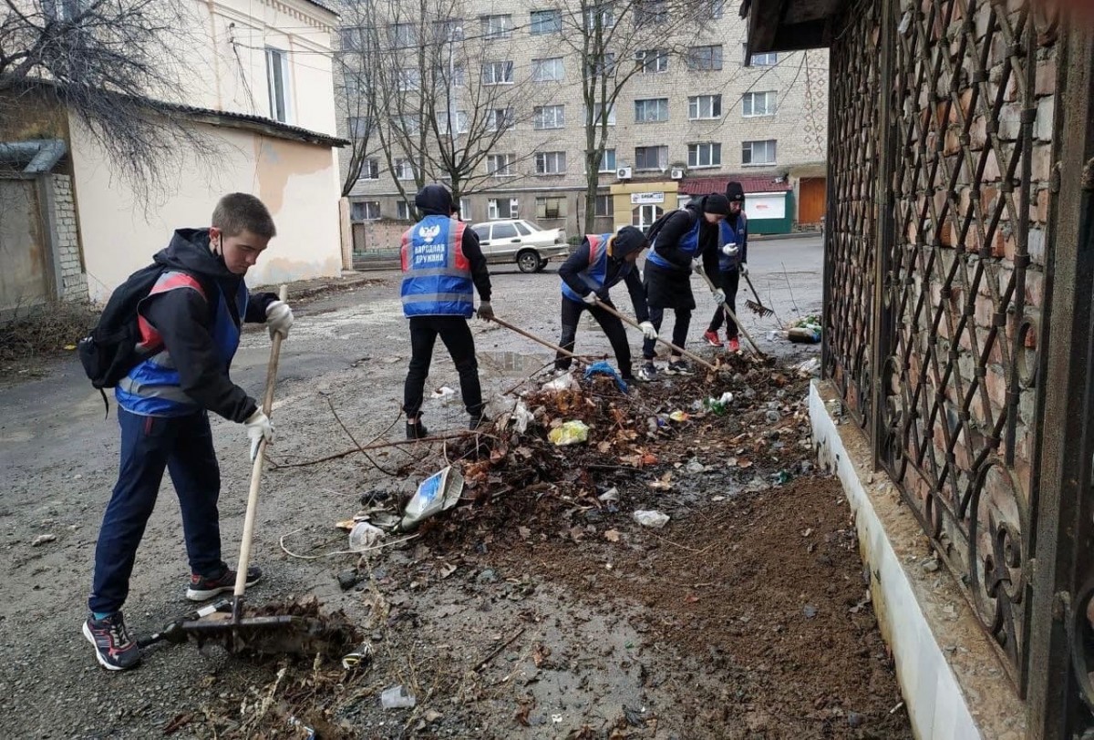 Дружинники ликвидировали стихийную свалку в Донецке