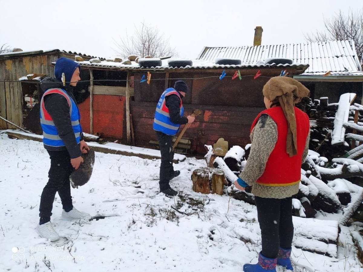 Дружинники Старобешевского района помогают жителям