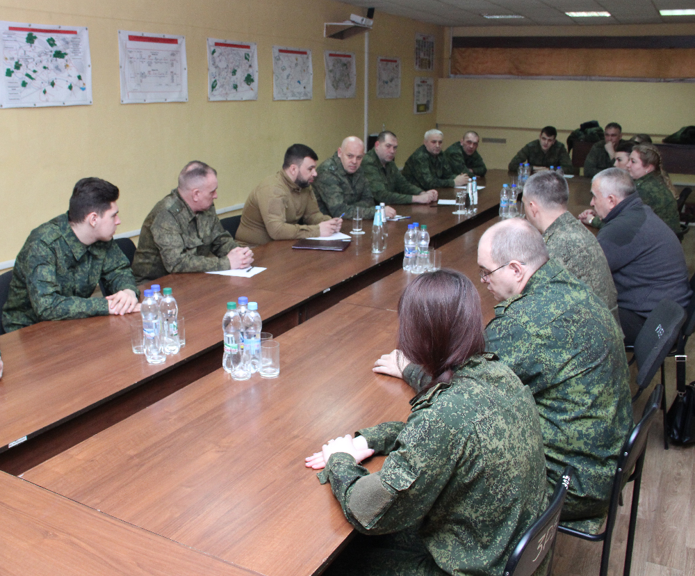 Денис Пушилин встретился с бойцами 11-го Гвардейского отдельного енакиевско-дунайского мотострелкового полка