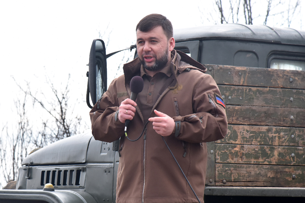 Денис Пушилин посетил концерт для военнослужащих