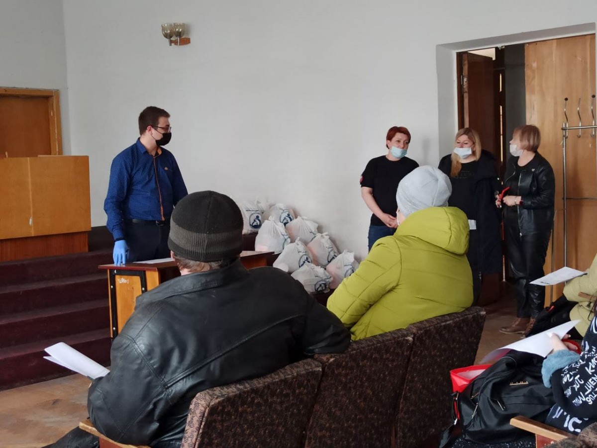 Не словом, а делом: Активисты штаба «ЗДОРОВОеДВИЖЕНИЕ» оказали помощь жителям Горловки