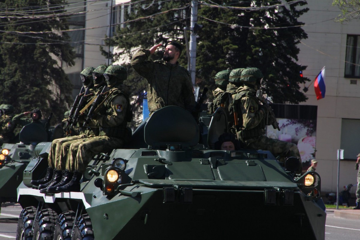ФОТОРЕПОРТАЖ: Репетиция военного парада в центре Донецка