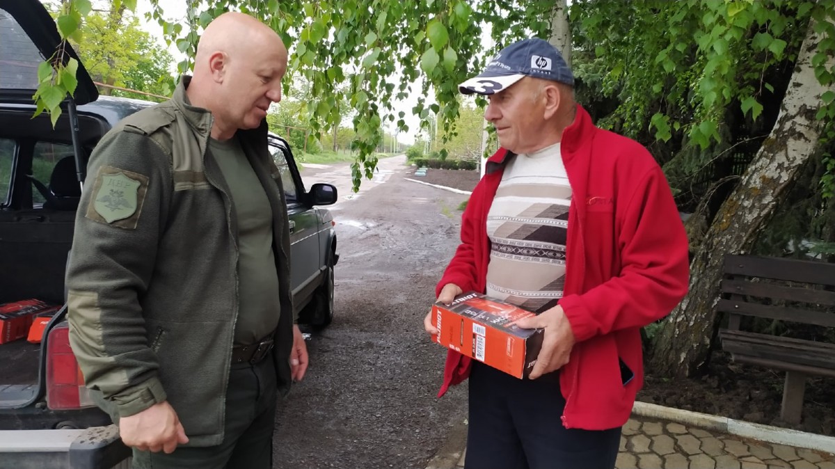 Общественники доставили помощь жителям Новоазовского района