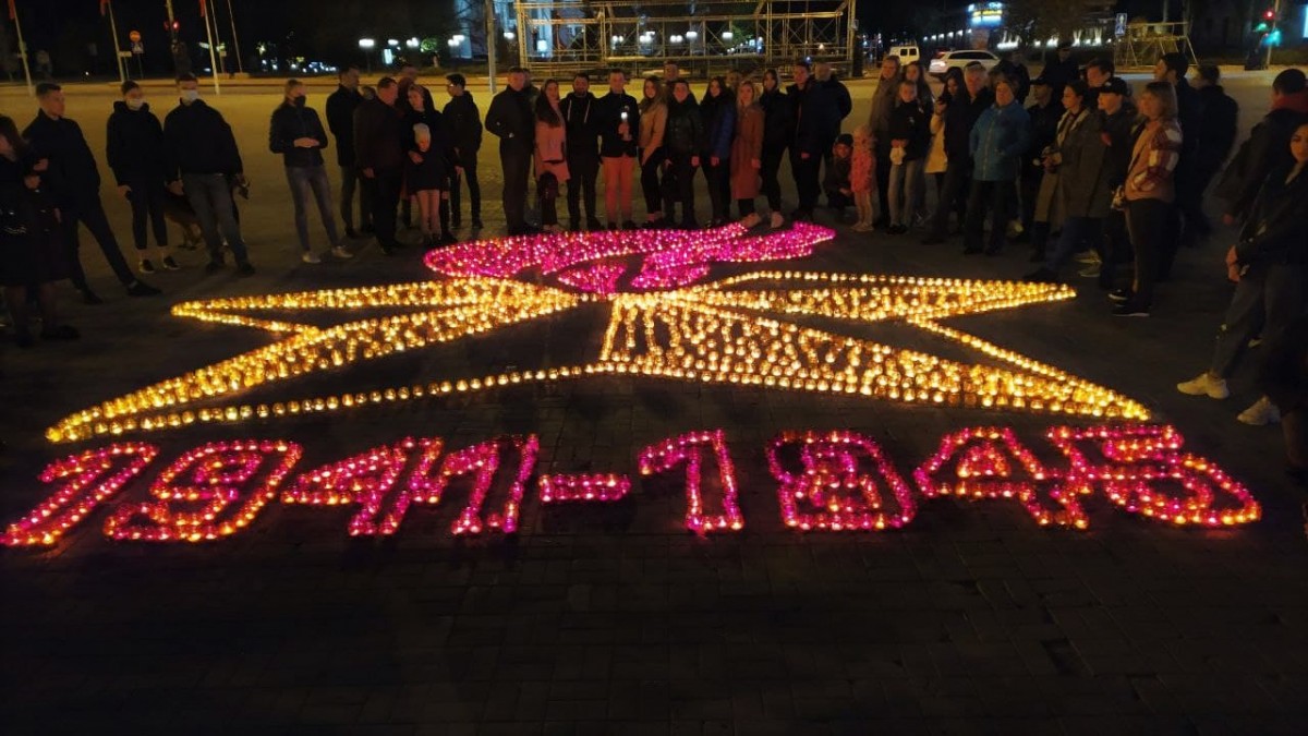 В Донецке состоялась патриотическая акция «Свеча памяти»