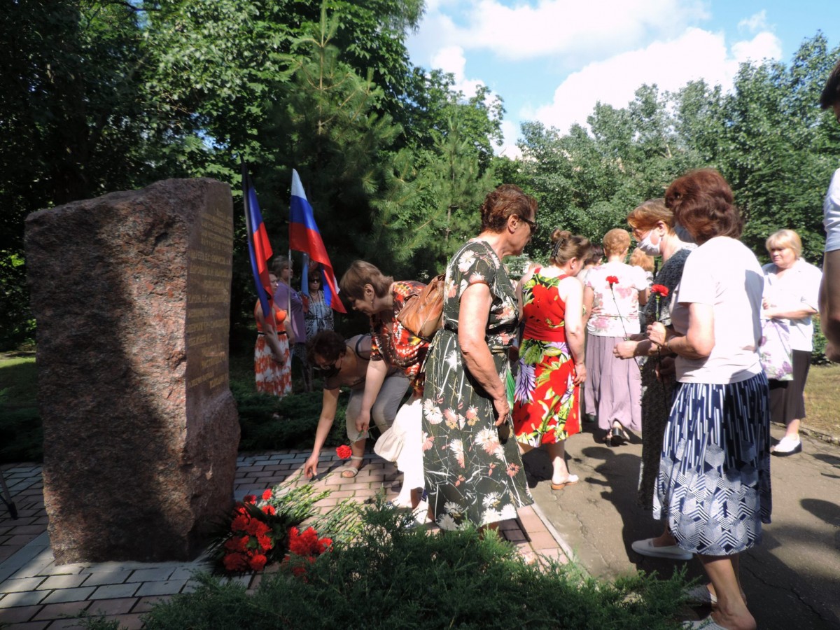 В ДНР вместе с Россией почтили память погибших во время ВОВ партизан и подпольщиков