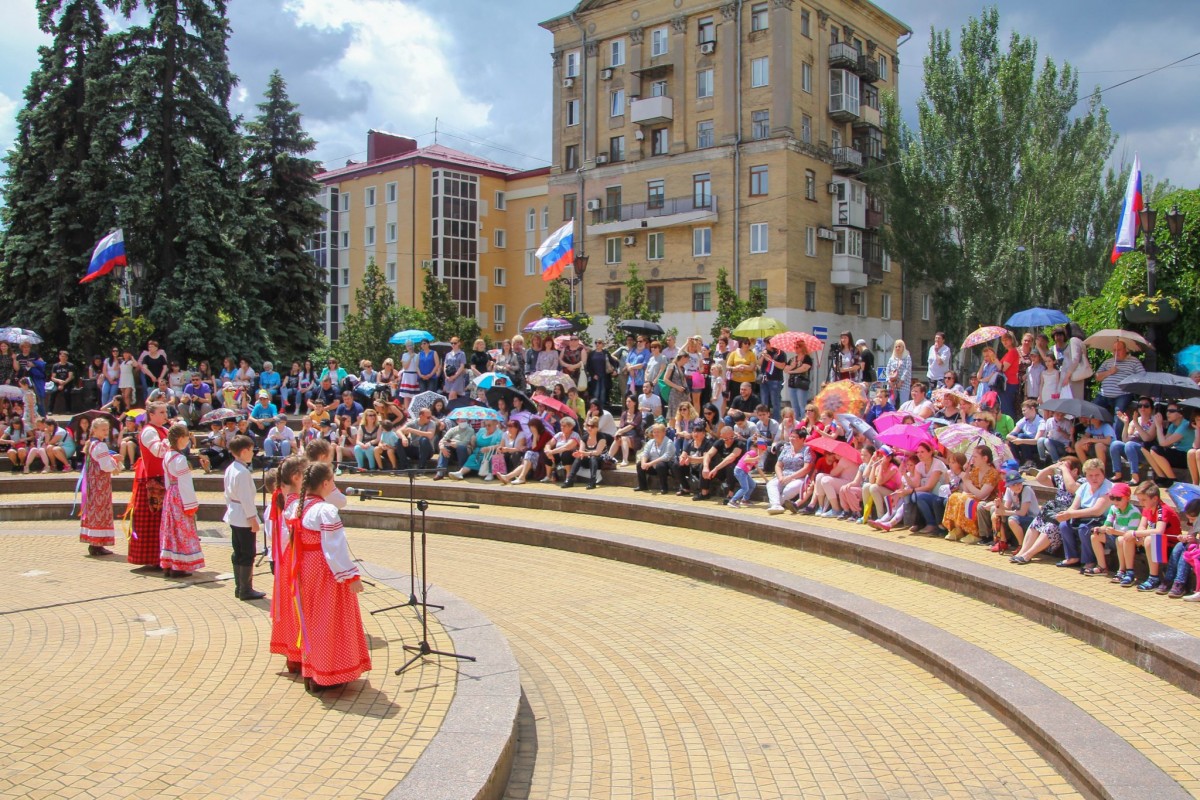 День России в ДНР отметили широкомасштабными мероприятиями во всех городах и районах