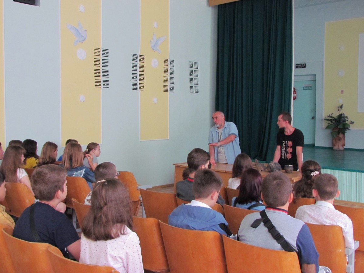 Нескучный выходной: в гости к ученикам школы № 25 приехали сотрудники краеведческого музея