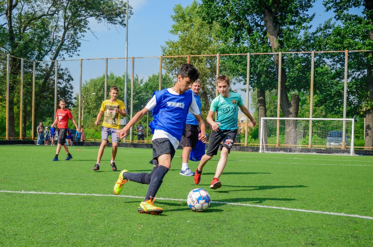 В ДНР продолжаются игры отборочного этапа турнира по дворовому футболу
