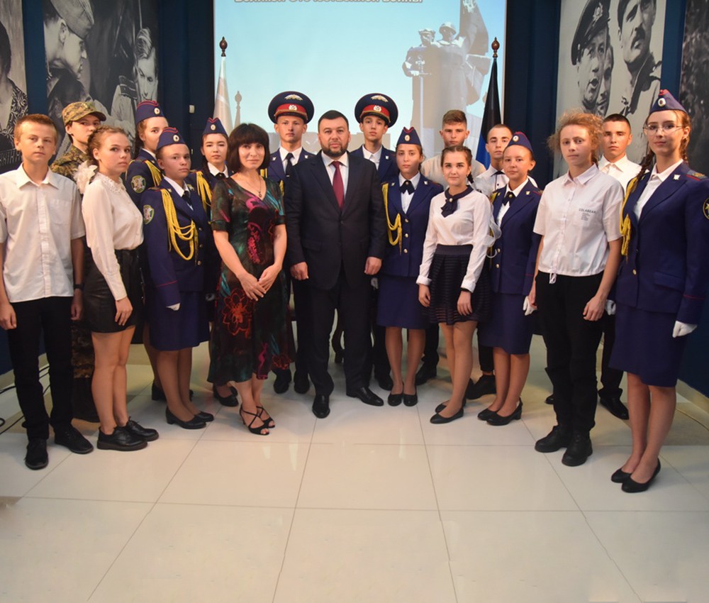 Денис Пушилин встретился с кадетами, проходящими обучение в России