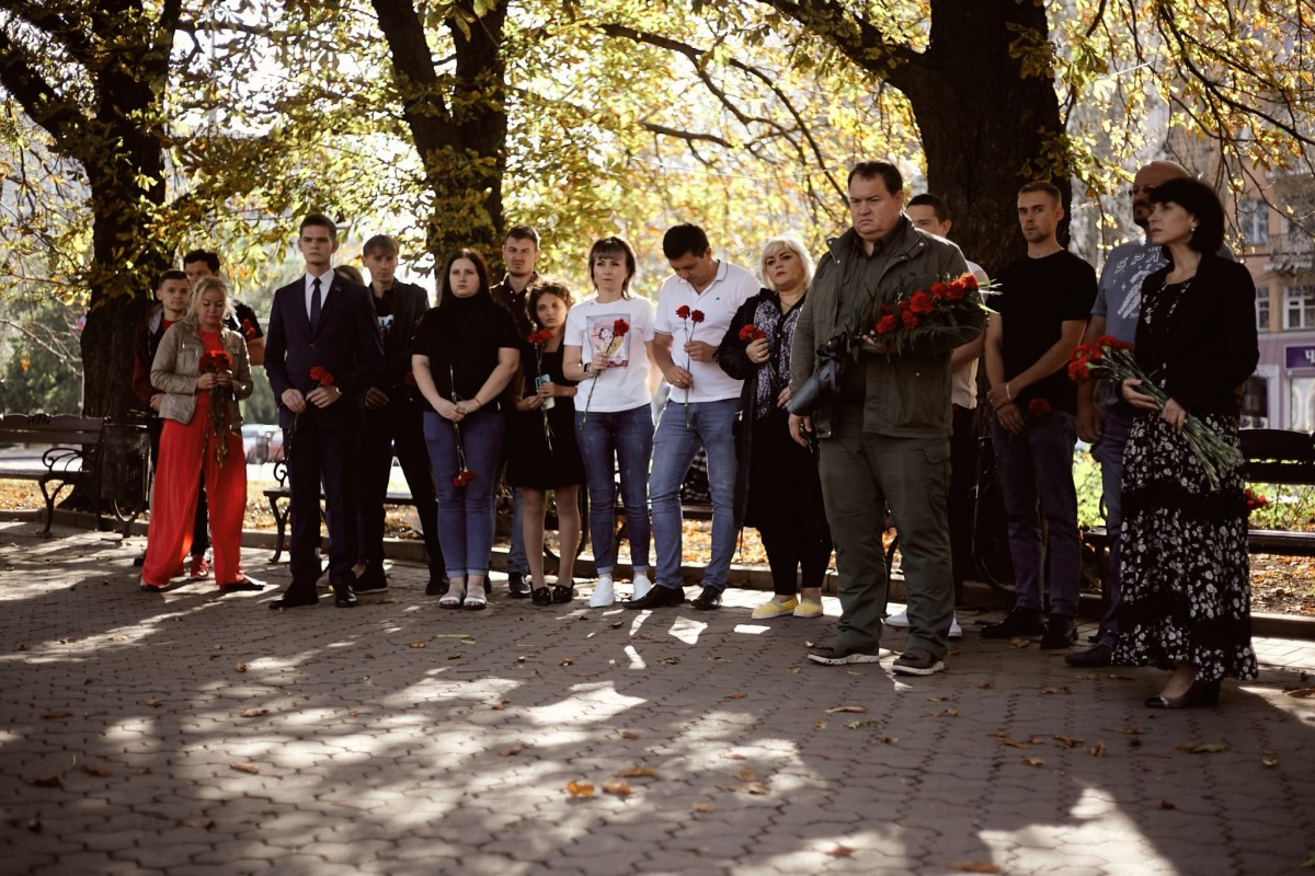 Руководитель ЦИ ОД «ДР» Алексей Муратов возложил цветы к знаку «Россия» в Донецке