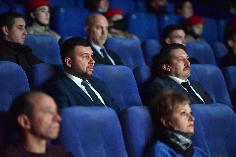 Денис Пушилин посетил показ фильма «Небо»