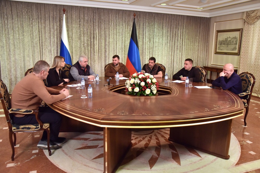 Денис Пушилин провел встречу с межфракционной делегацией из России во главе с Казбеком Тайсаевым